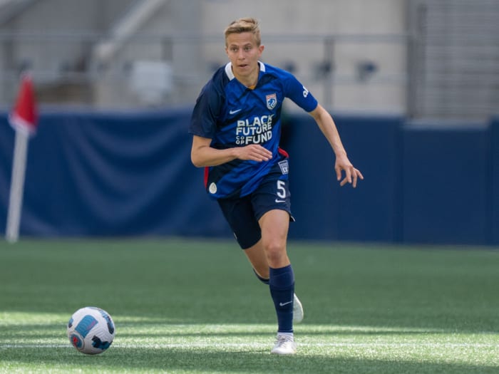 OL Reign midfielder Quinn